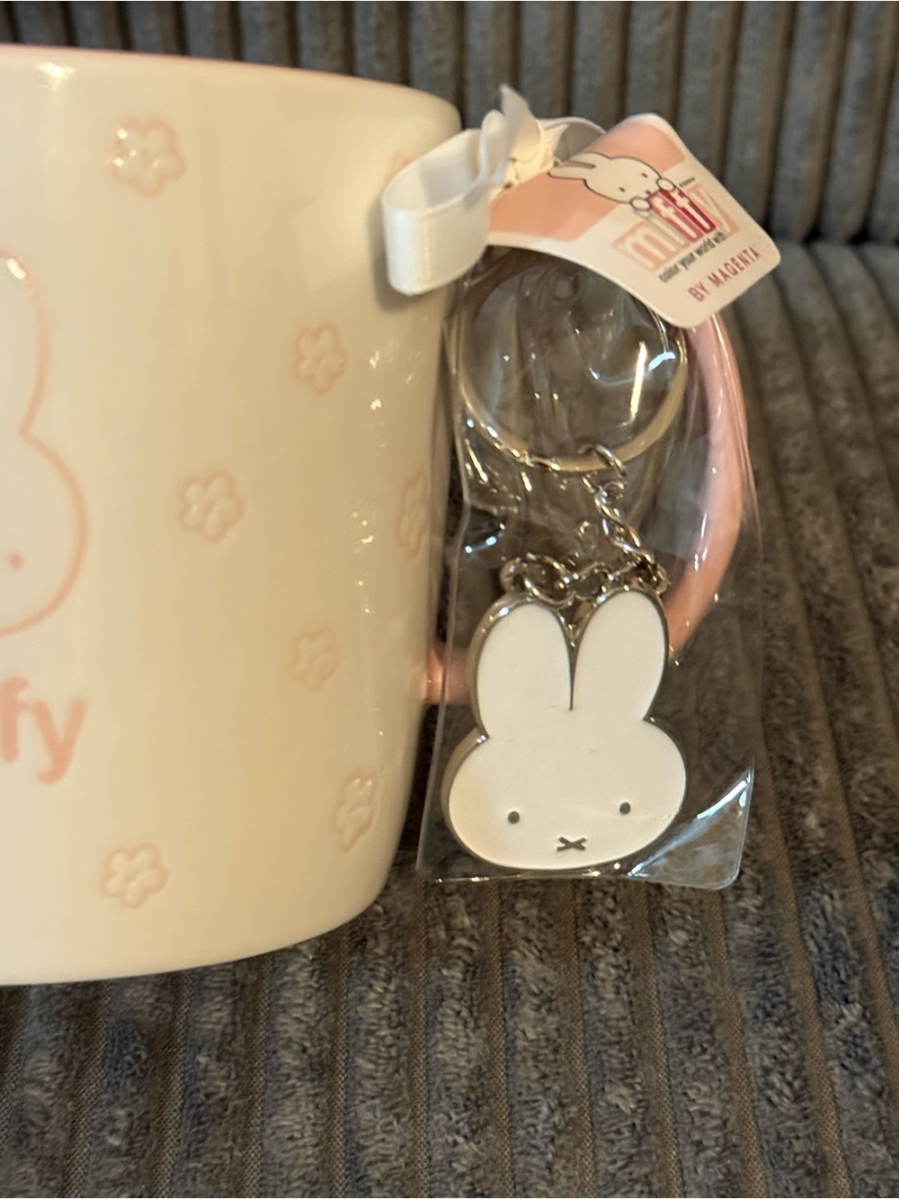 Miffy white Ceramic Mug With pink floral Pattern & int with Bunny Keychain - Picture 3 of 8